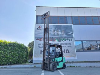Empilhador de contrapeso 4 rodas Yale GLP30VX