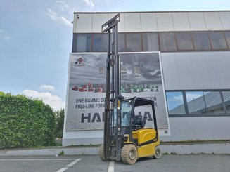 Empilhador de contrapeso 4 rodas Yale ERP25VL