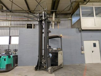 Empilhador retráctil Crown ESR 5260