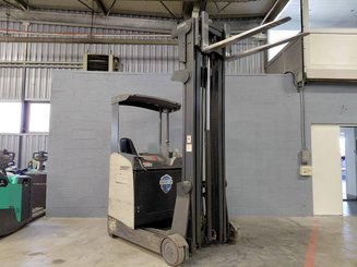 Empilhador retráctil Crown ESR 5260