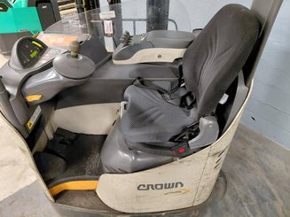 Empilhador retráctil Crown ESR 5260
