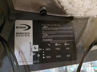 Empilhador retráctil Crown ESR 5260