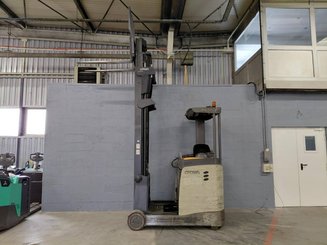 Empilhador retráctil Crown ESR 5260