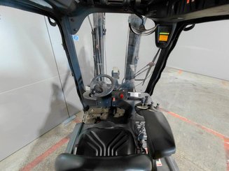 Empilhador de contrapeso 4 rodas Fenwick E16P