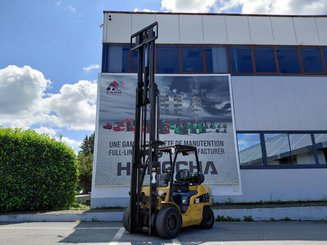 Empilhador de contrapeso 4 rodas Caterpillar GP30N