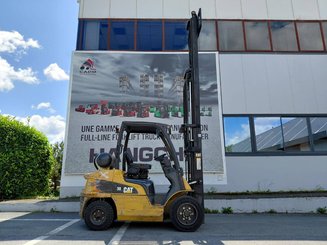 Empilhador de contrapeso 4 rodas Caterpillar GP30N