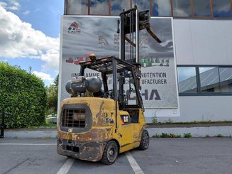 Empilhador de contrapeso 4 rodas Caterpillar GC40K