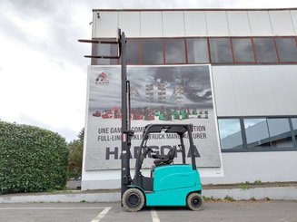 Empilhador de contrapeso 4 rodas Hyster J2.50XM