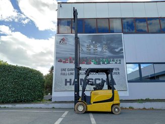Empilhador de contrapeso 4 rodas Yale ERP25VL