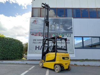 Empilhador de contrapeso 4 rodas Yale ERP25VL