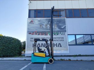 Empilhador de contrapeso 3 rodas Yale ERP18VTL