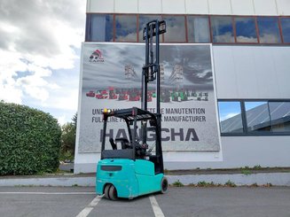 Empilhador de contrapeso 3 rodas Hyster J160XNT