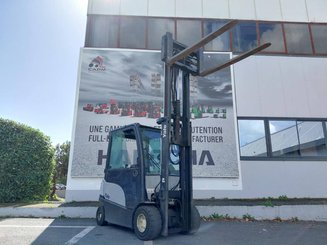 Empilhador de contrapeso 4 rodas Yale ERP30VL