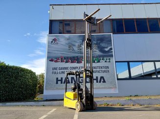 Empilhador de contrapeso 3 rodas Yale ERP18VTL