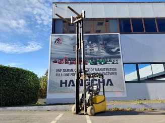 Empilhador de contrapeso 3 rodas Yale ERP18VTL