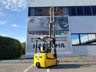 Empilhador de contrapeso 3 rodas Yale ERP18VTL