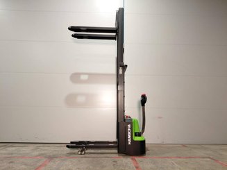 Stacker com condutor a pé Hangcha CDD12-AMC2-Li