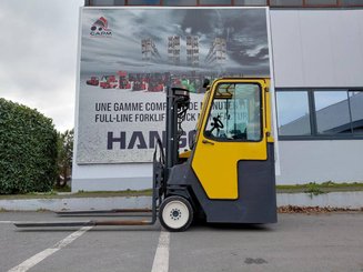 Empilhador retráctil de 4 direcções Combilift C4000