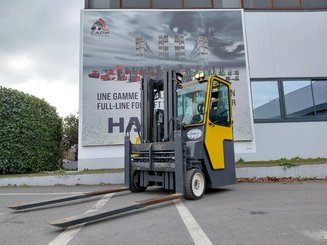 Empilhador retráctil de 4 direcções Combilift C4000