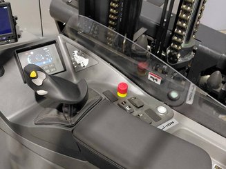 Empilhadores Retrácteis Multidirecionais Mitsubishi RBM25 N3 - 9