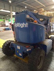 Plataforma de braço articulado Upright AB46E
