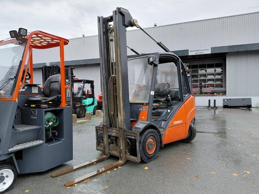 Empilhador de contrapeso 4 rodas Fenwick H30D - 1