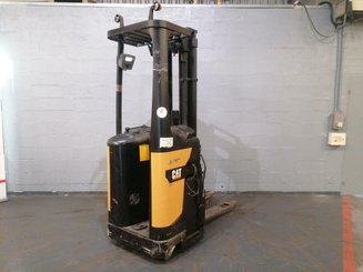 Stacker com condutor transportado Caterpillar NSR16N