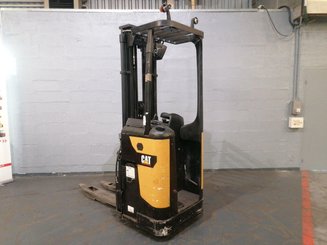 Stacker com condutor transportado Caterpillar NSR16N