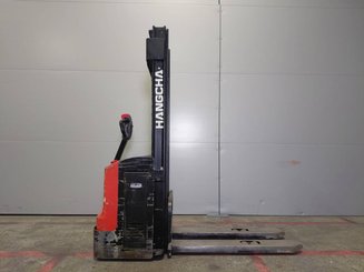 Stacker com condutor a pé Hangcha CDD12-E