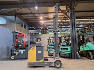 Empilhador retráctil OM XRS20AC 
