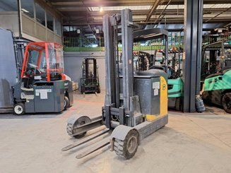 Empilhador retráctil OM XRS20AC 