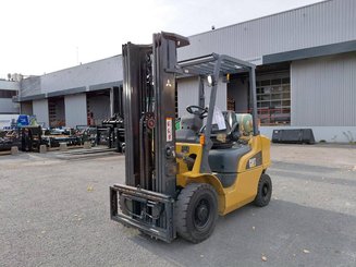 Empilhador de contrapeso 4 rodas Caterpillar GP25N