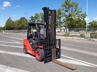 Empilhador de contrapeso 4 rodas