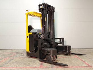 Empilhadores Retrácteis Multidirecionais Caterpillar NRM20K