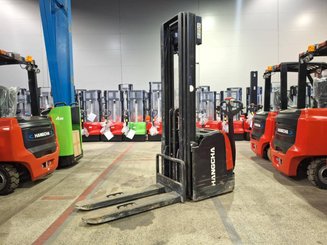 Stacker com condutor a pé Hangcha CDD20-AC1
