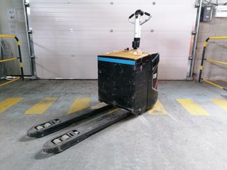 Porta-paletes eléctrico com condutor a pé Caterpillar NPP20N2R - 1