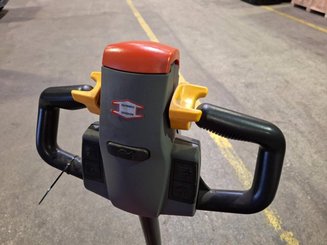 Porta-paletes eléctrico com condutor a pé Hangcha CBD16-ET