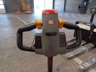 Porta-paletes eléctrico com condutor a pé Hangcha CBD16-ET