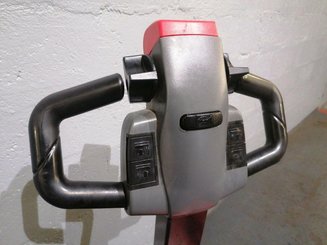 Porta-paletes eléctrico com condutor a pé Hangcha CBD15-EM