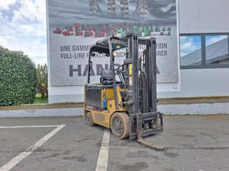 Empilhador de contrapeso 4 rodas Caterpillar EC25N