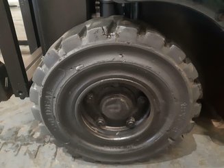 Empilhador de contrapeso 3 rodas Toyota 7FBESF15 - 9