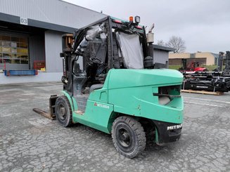 Empilhador de contrapeso 4 rodas Mitsubishi FD50N