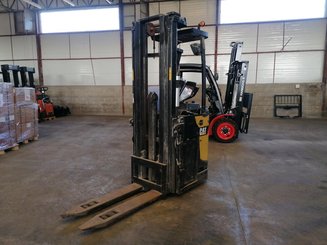 Stacker com condutor transportado Caterpillar NSR20N