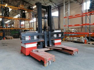 Empilhador retráctil de 4 direcções Combilift ESA30