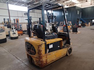 Empilhador de contrapeso 3 rodas Caterpillar EP18KT - 2