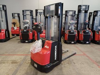 Stacker com condutor a pé Hangcha CDD16-AEC1 - 1
