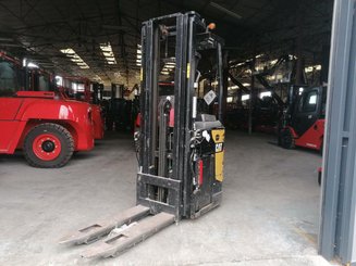 Stacker com condutor transportado Caterpillar NSR20N - 4