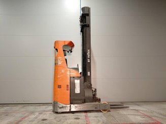 Empilhador retráctil BT RRE 160
