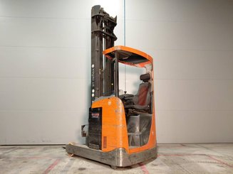 Empilhador retráctil BT RRE 160
