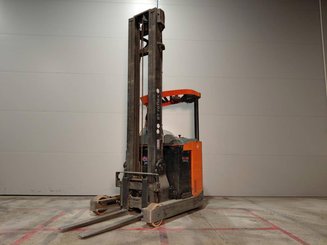 Empilhador retráctil BT RRE 160 - 2